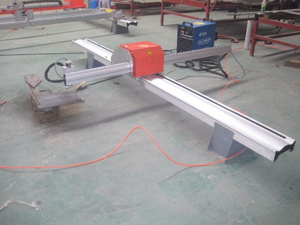 Kitajska proizvajalec cnc prenosni plazemski rezalniki za razrezane aluminijeve nerjaveče jeklo / železo / kovine