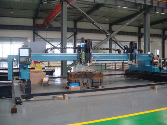 Poceni kovinski CNC plazma / plamen stroj za rezanje Proizvajalec na Kitajskem