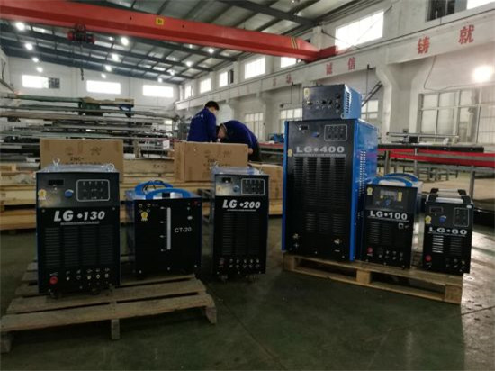 Tovarniška oskrba in hitri hitrosti Huayuan CNC plazemski rezalni stroj